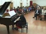 Greta Insardi durante l'esecuzione dello Studio-improvviso à la manière de Franz Liszt